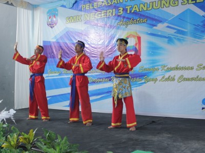 PELEPASAN SISWA ANGKATAN IX