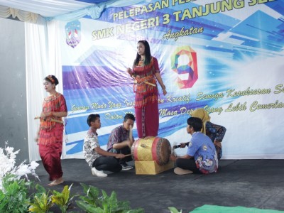 PELEPASAN SISWA ANGKATAN IX