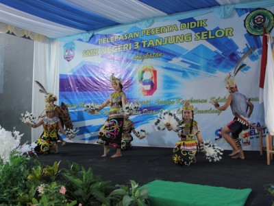 PELEPASAN SISWA ANGKATAN IX